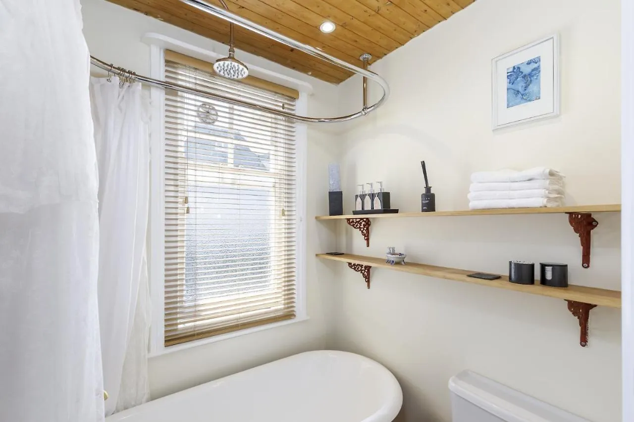 Finest Retreats - Pittodrie Guest House - Room 3 Brighton Apartment